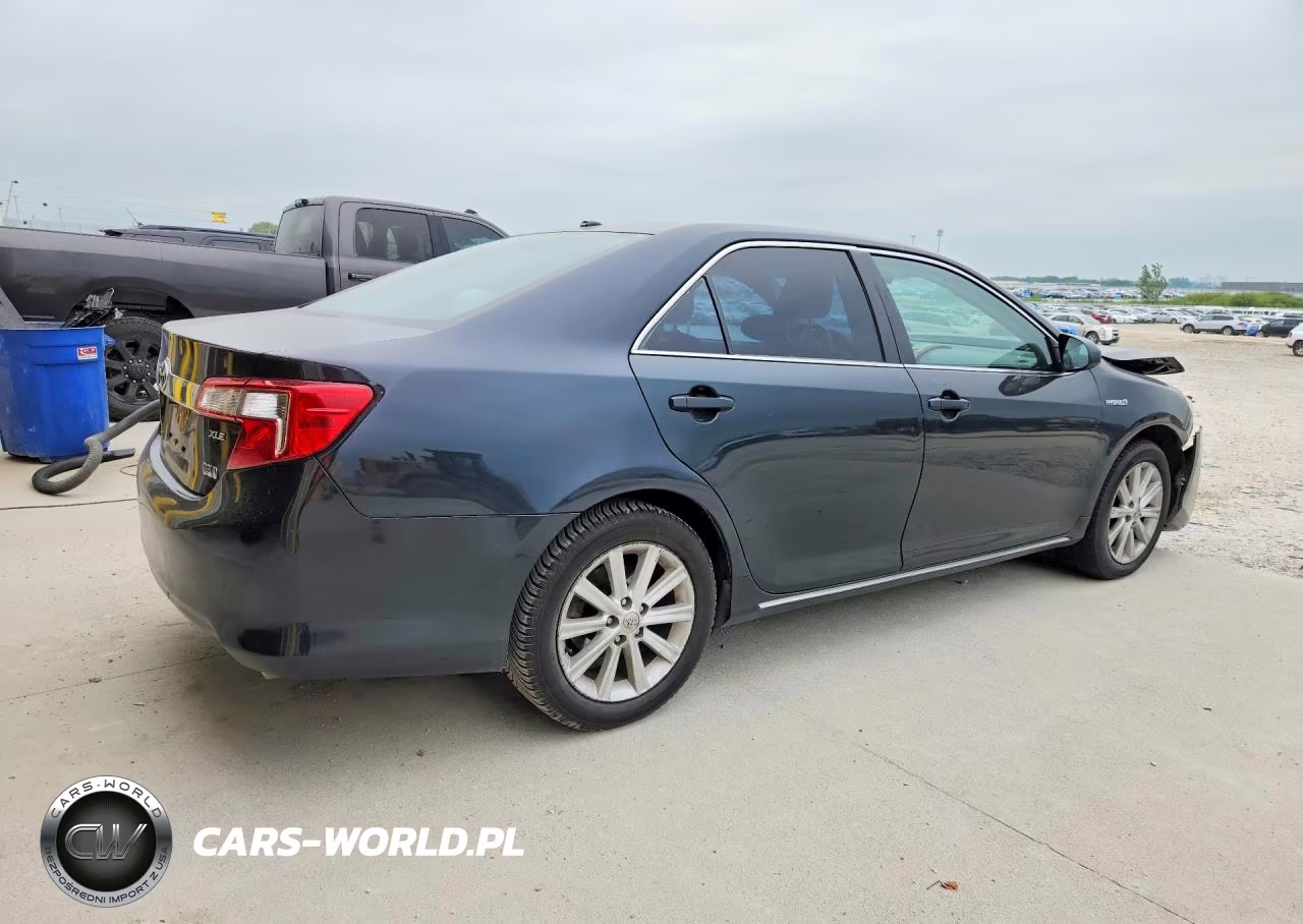 2014 Toyota Camry Hybrid VIN:4T1BD1FK8EU123617 - 3