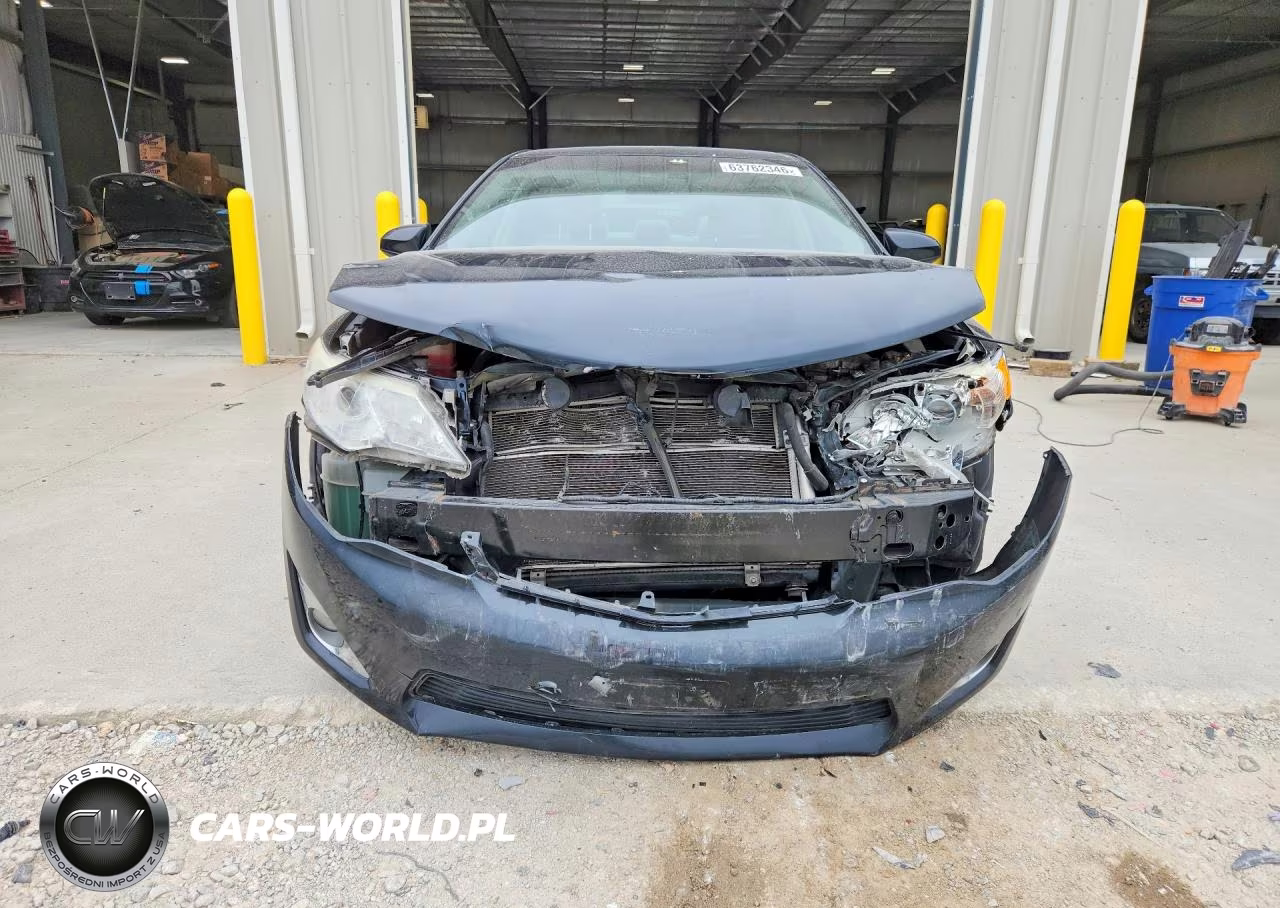 2014 Toyota Camry Hybrid VIN:4T1BD1FK8EU123617 - 5
