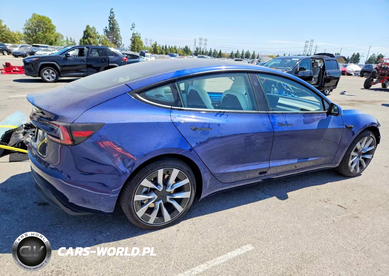 2024 Tesla Model 3 VIN:5YJ3E1EA1RF864365 - 3