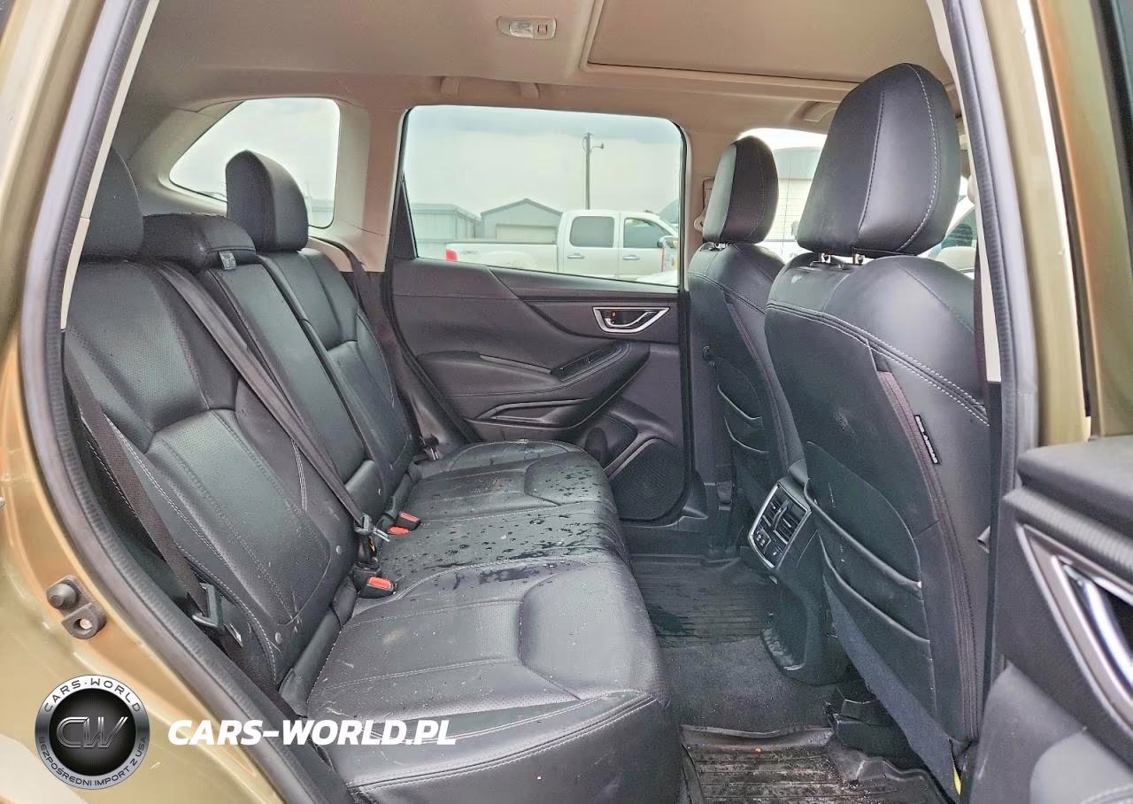 2022 Subaru Forester Touring VIN:JF2SKARC9NH466414 - 11