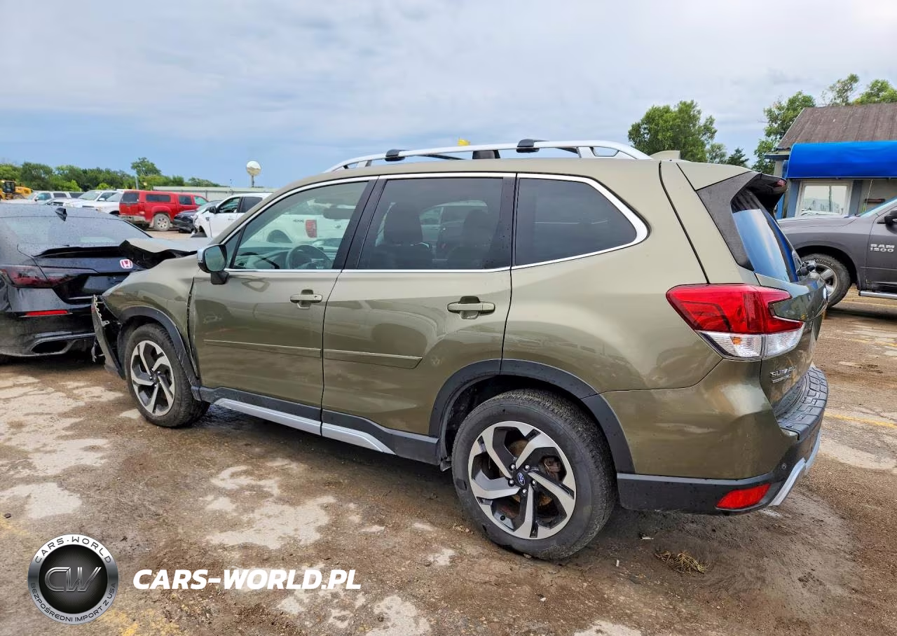 2022 Subaru Forester Touring VIN:JF2SKARC9NH466414 - 2
