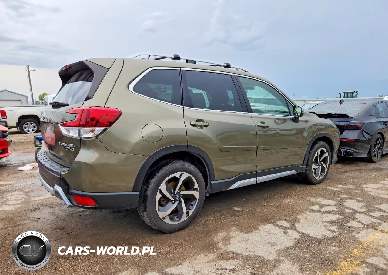 2022 Subaru Forester Touring VIN:JF2SKARC9NH466414 - 3