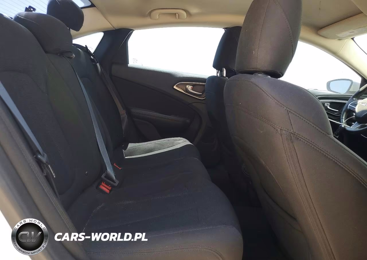 2015 Chrysler 200 Limited VIN:1C3CCCAB2FN662233 - 10
