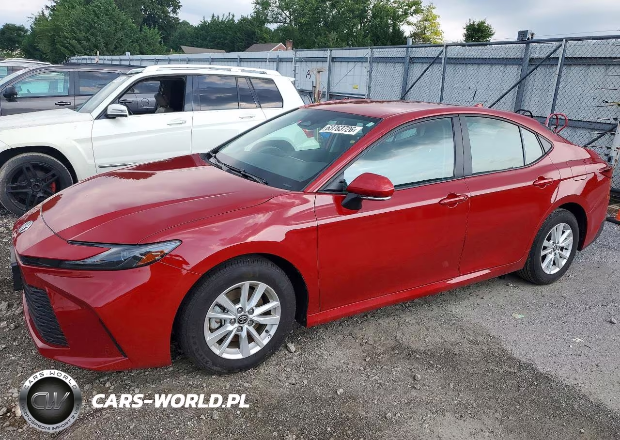 2025 Toyota Camry Le – zdjęcie 1 z 12