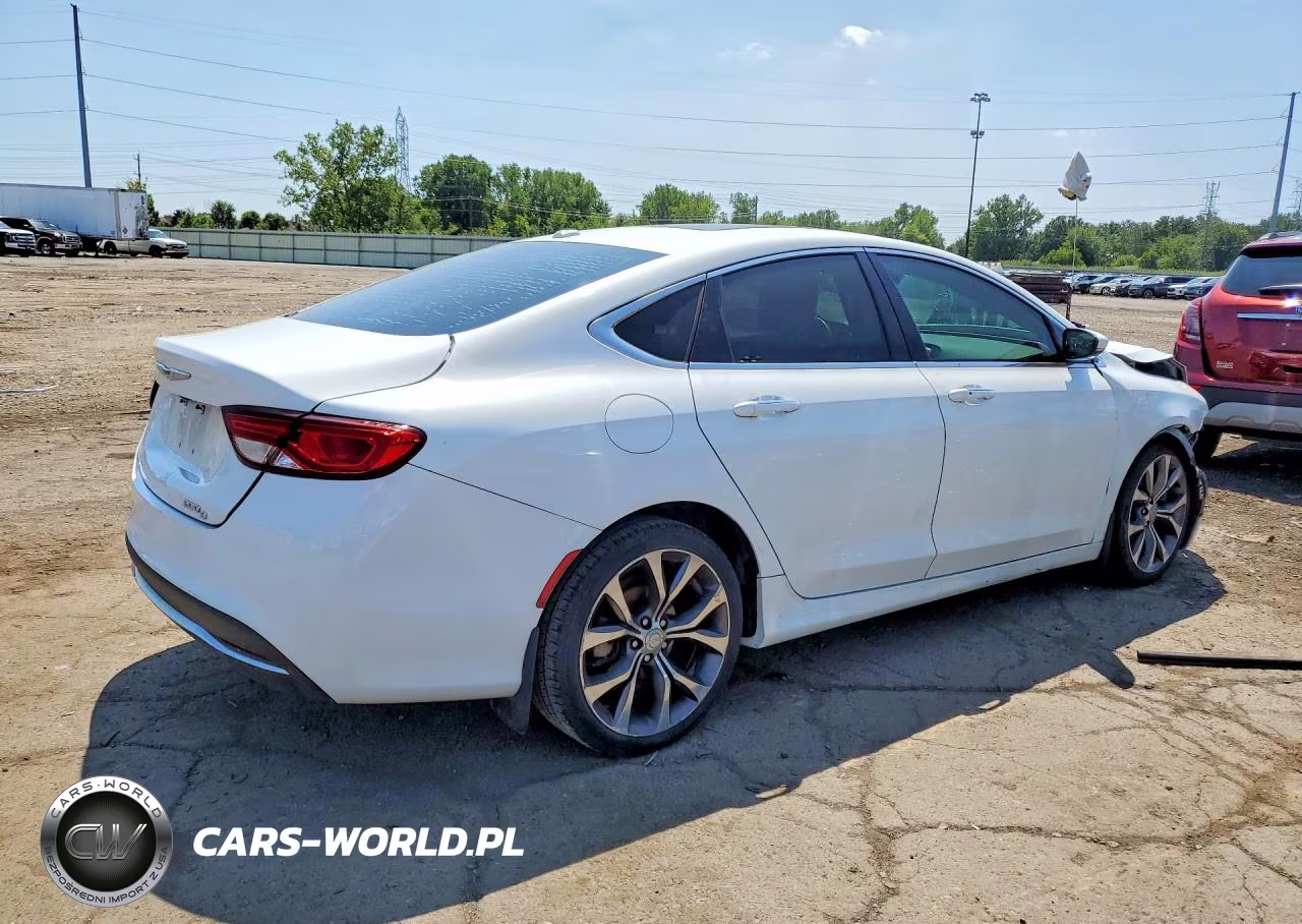 2015 Chrysler 200 C VIN:1C3CCCCB4FN500360 - 3