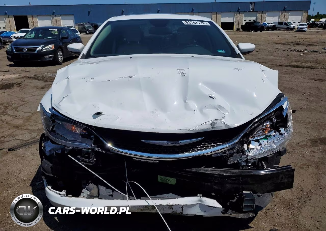 2015 Chrysler 200 C VIN:1C3CCCCB4FN500360 - 5