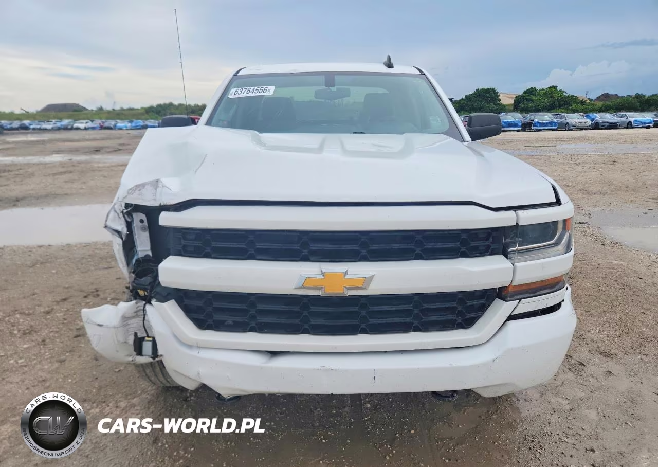 2018 Chevrolet Silverado C1500 Custom VIN:1GCRCPEH3JZ340682 - 5
