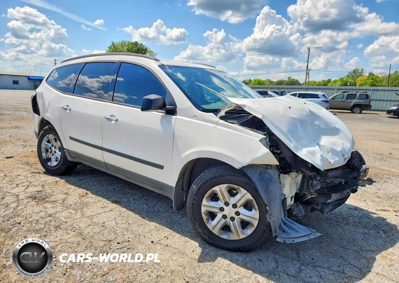 2012 Chevrolet Traverse Ls VIN:1GNKREED5CJ407938 - 4