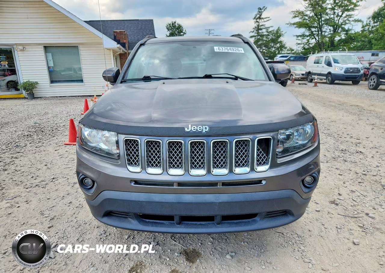 2015 Jeep Compass Latitude VIN:1C4NJDEBXFD145021 - 5