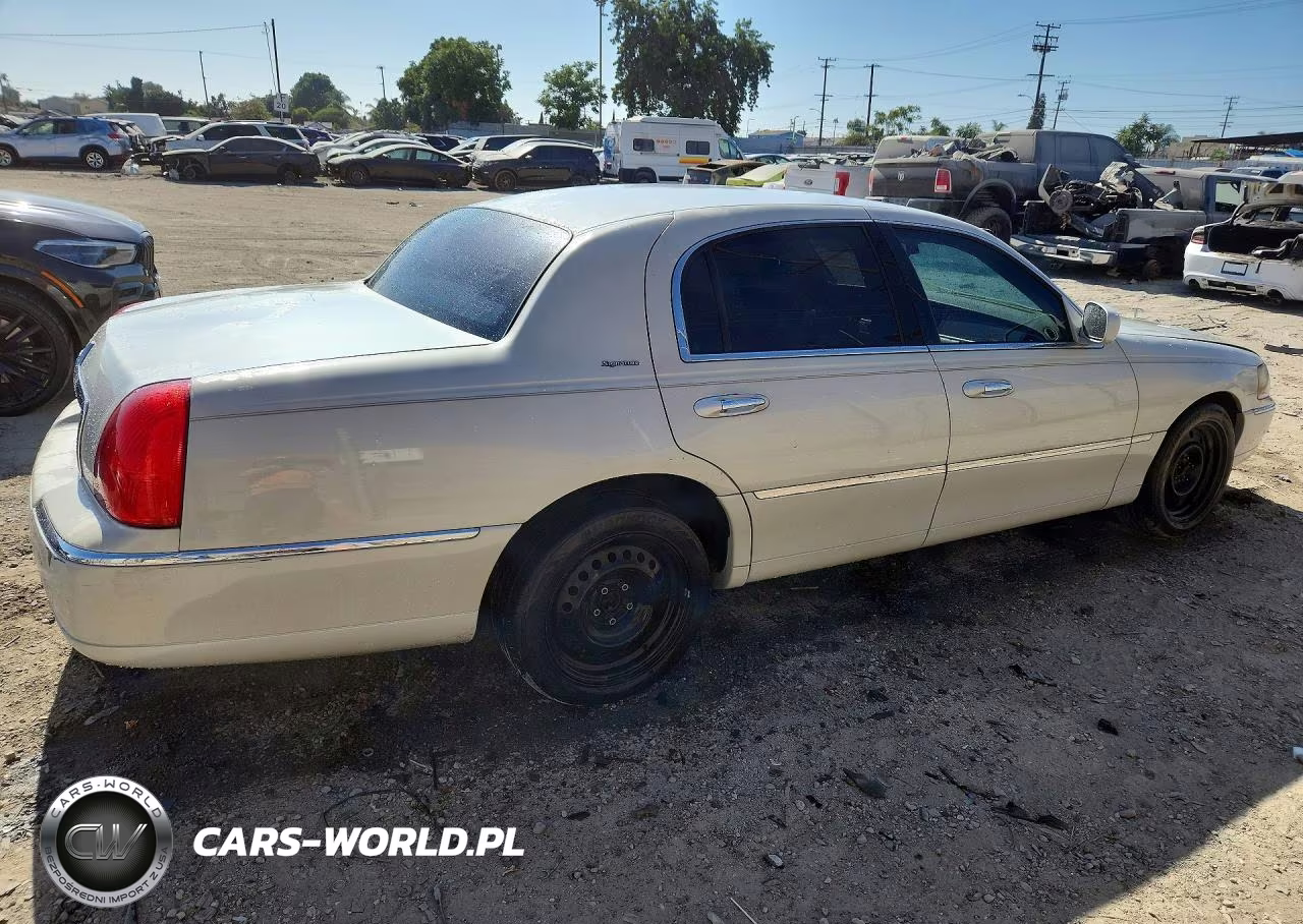 2006 Lincoln Town Car Signature VIN:1LNHM81W76Y634503 - 3