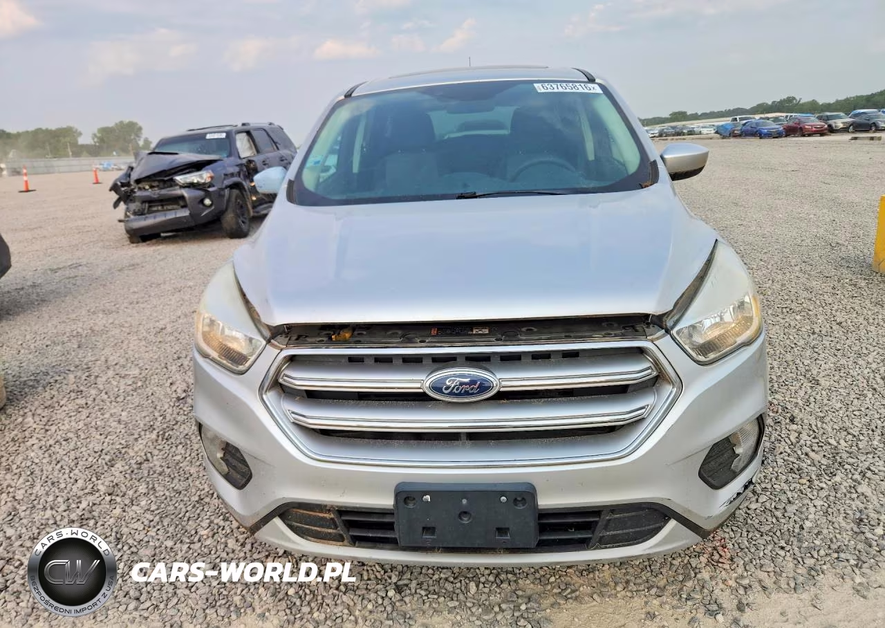 2017 Ford Escape Se VIN:1FMCU9G93HUB67432 - 5
