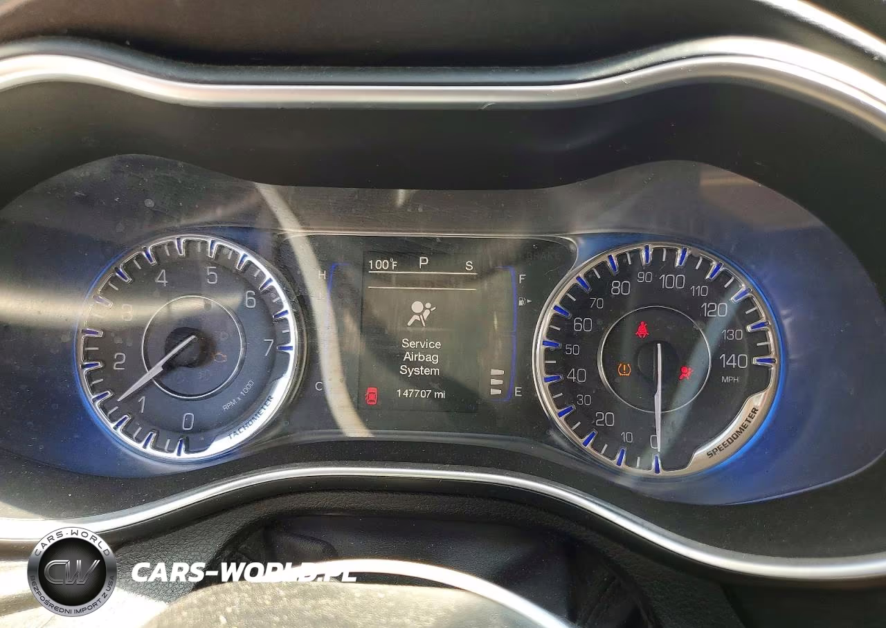 2015 Chrysler 200 Limited VIN:1C3CCCAB9FN634817 - 9