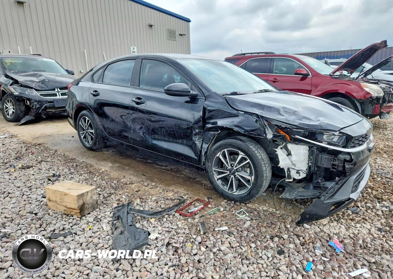 2022 Kia Forte Lxs VIN:3KPF24ADXNE503868 - 4