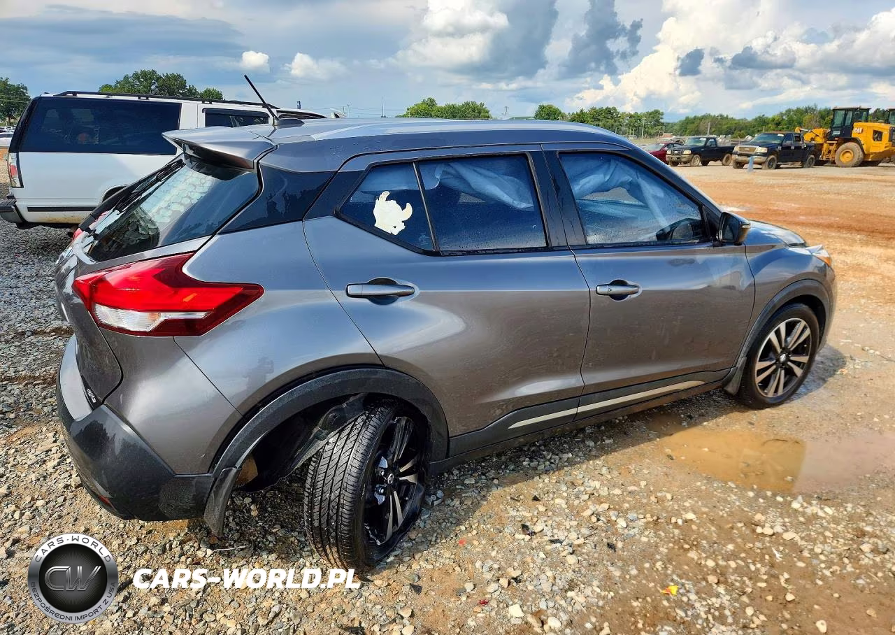 2019 Nissan Kicks Sr VIN:3N1CP5CU0KL521104 - 3