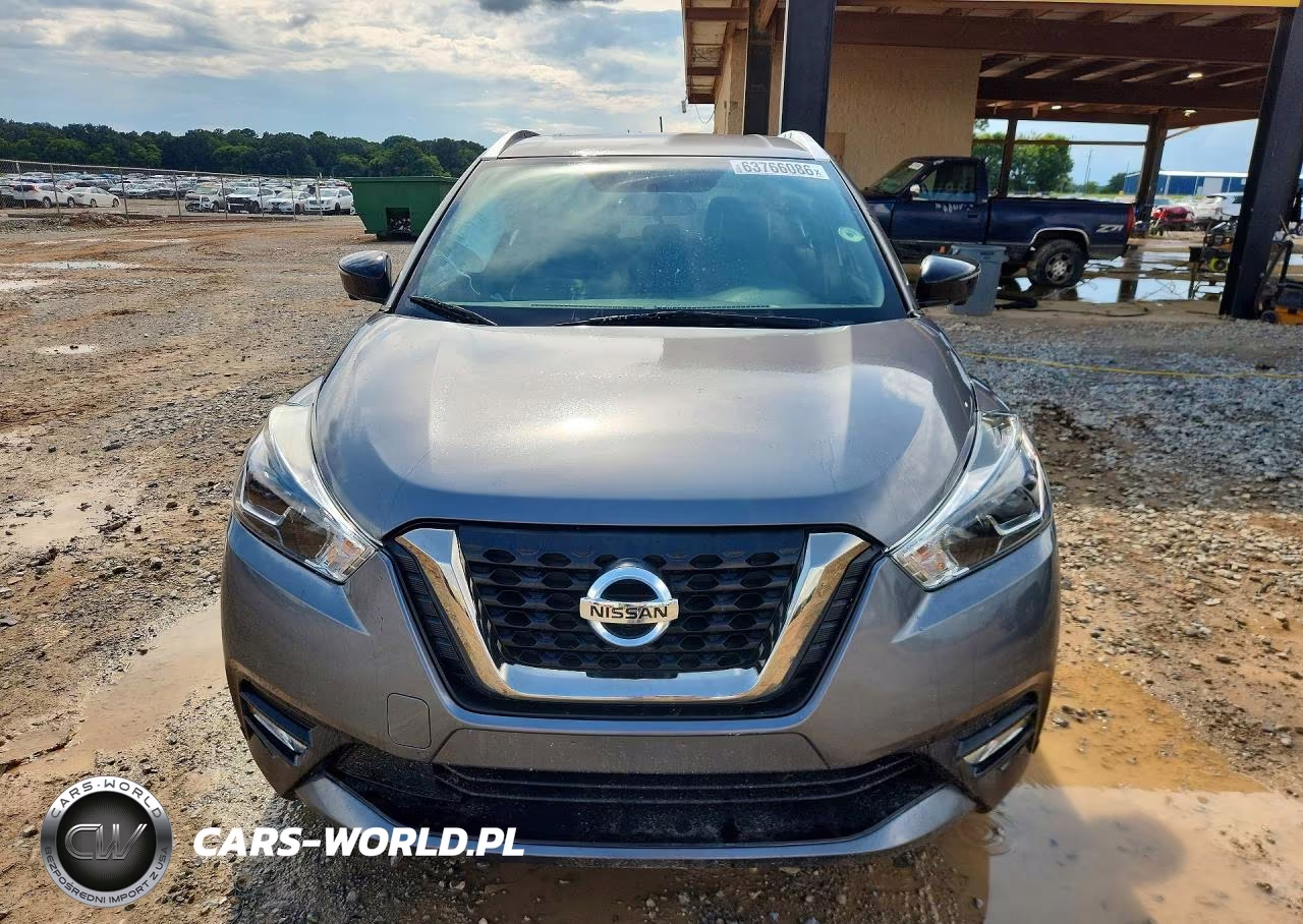2019 Nissan Kicks Sr VIN:3N1CP5CU0KL521104 - 5