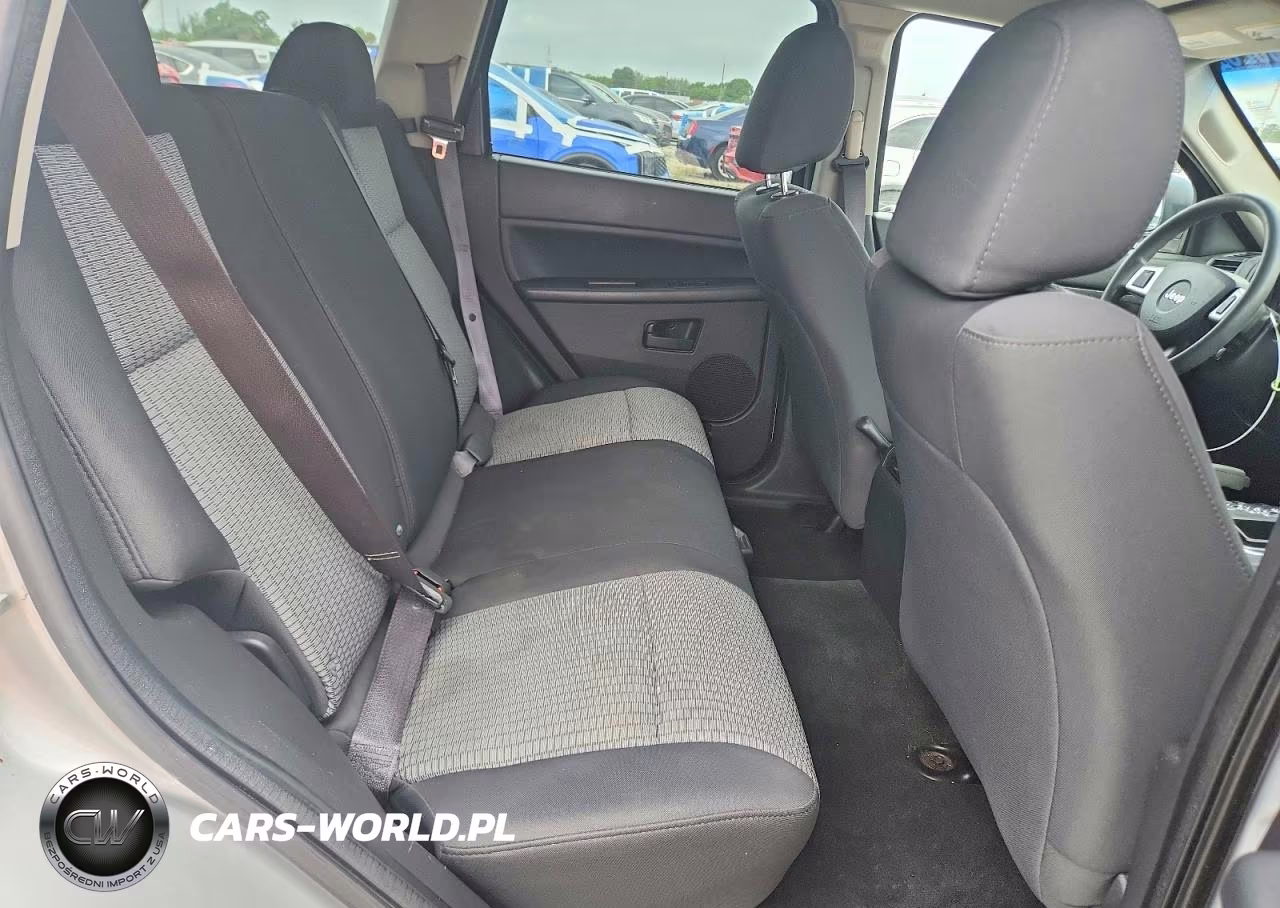 2008 Jeep Grand Cherokee Laredo VIN:1J8GR48K08C244705 - 11