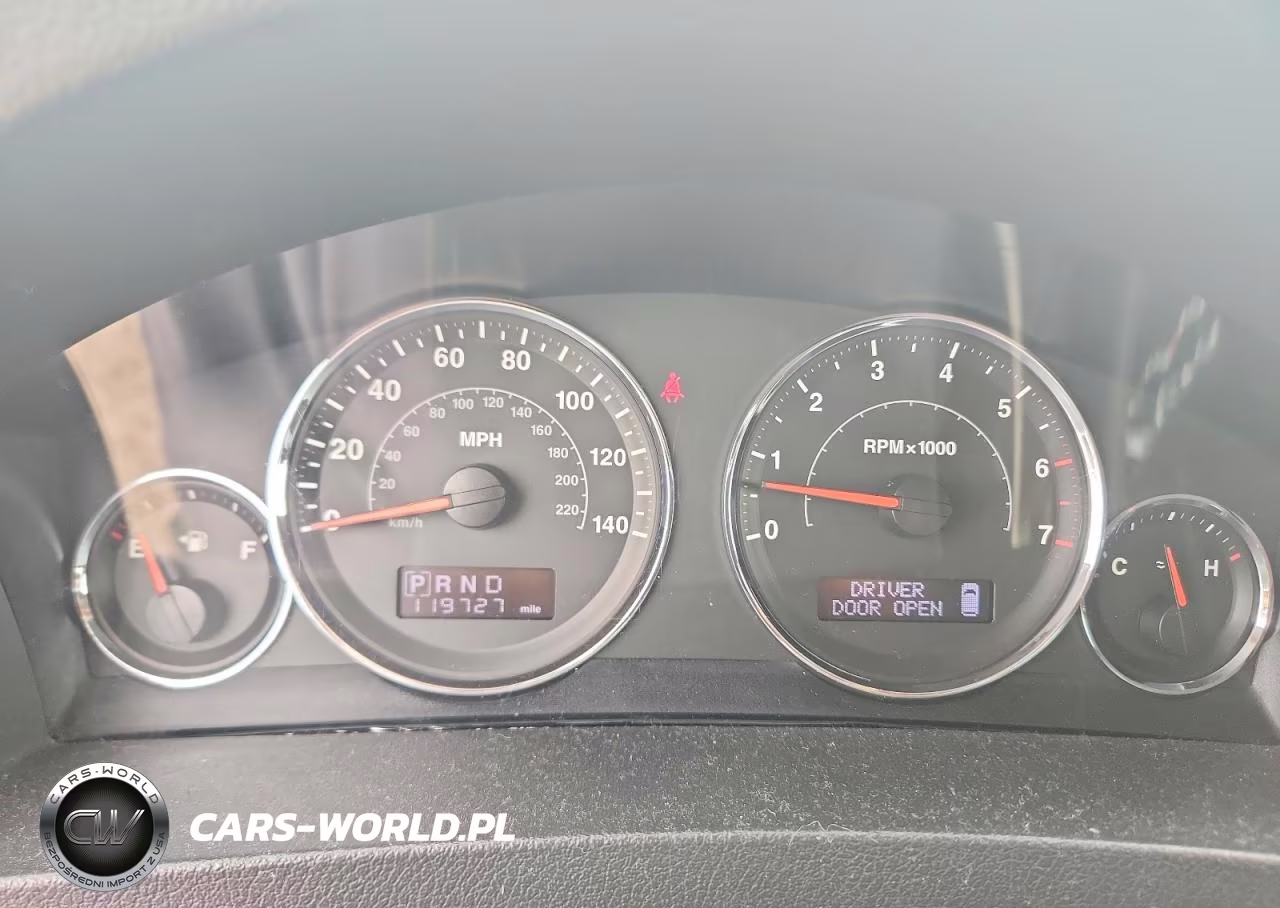 2008 Jeep Grand Cherokee Laredo VIN:1J8GR48K08C244705 - 9