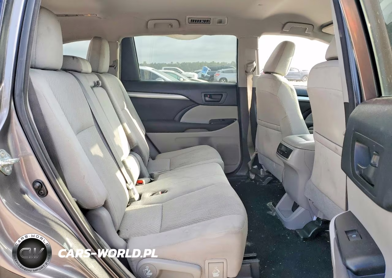 2018 Toyota Highlander Le VIN:5TDZZRFH8JS245917 - 11
