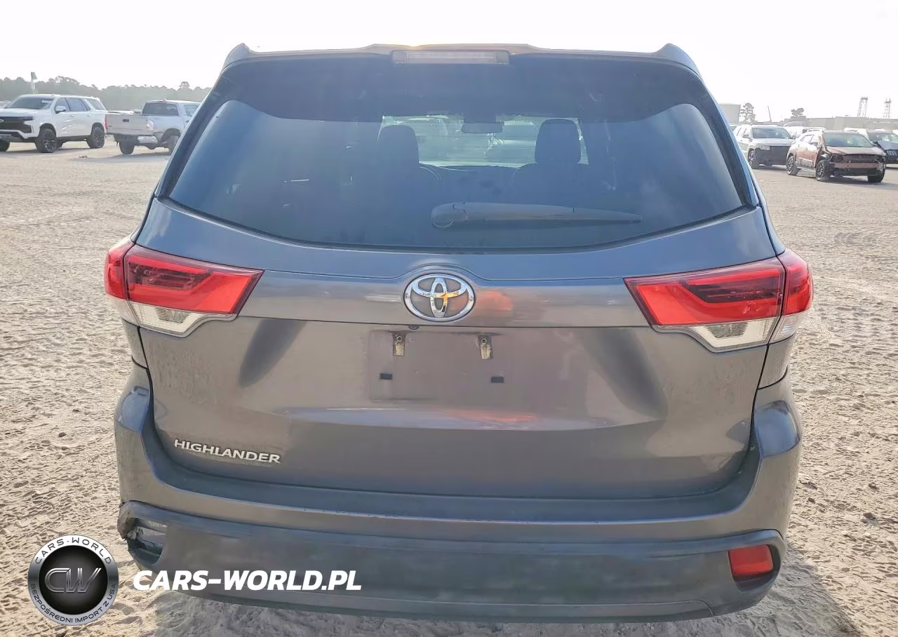 2018 Toyota Highlander Le VIN:5TDZZRFH8JS245917 - 6