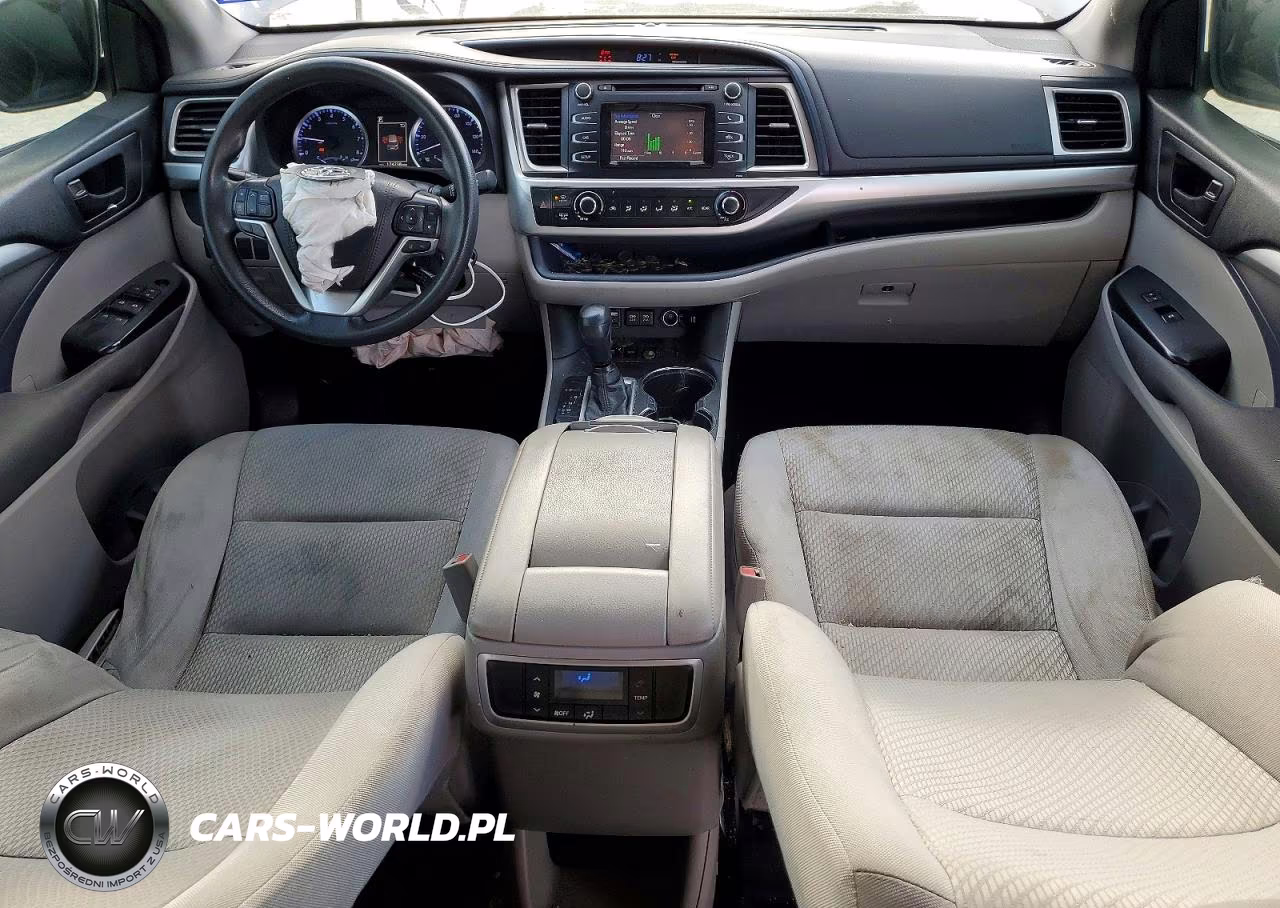 2018 Toyota Highlander Le VIN:5TDZZRFH8JS245917 - 8