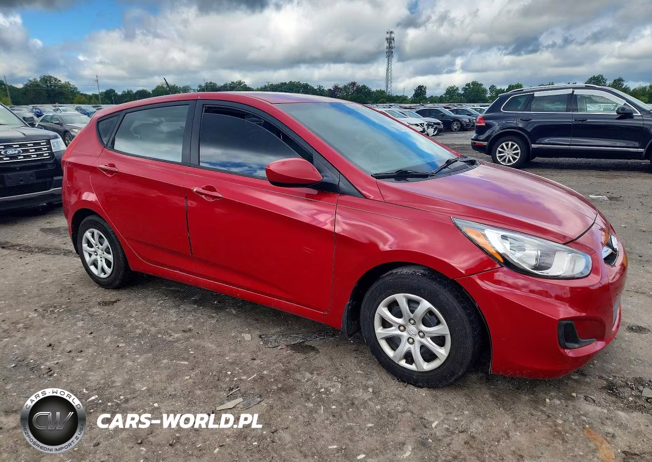 2013 Hyundai Accent Gs VIN:KMHCT5AE3DU076012 - 4