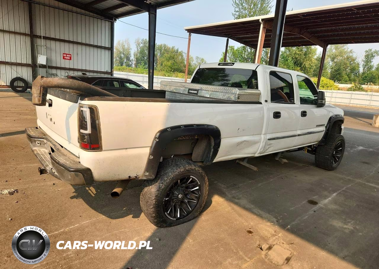 2006 GMC Sierra K2500 Heavy Duty VIN:1GTHK23UX6F265361 - 3