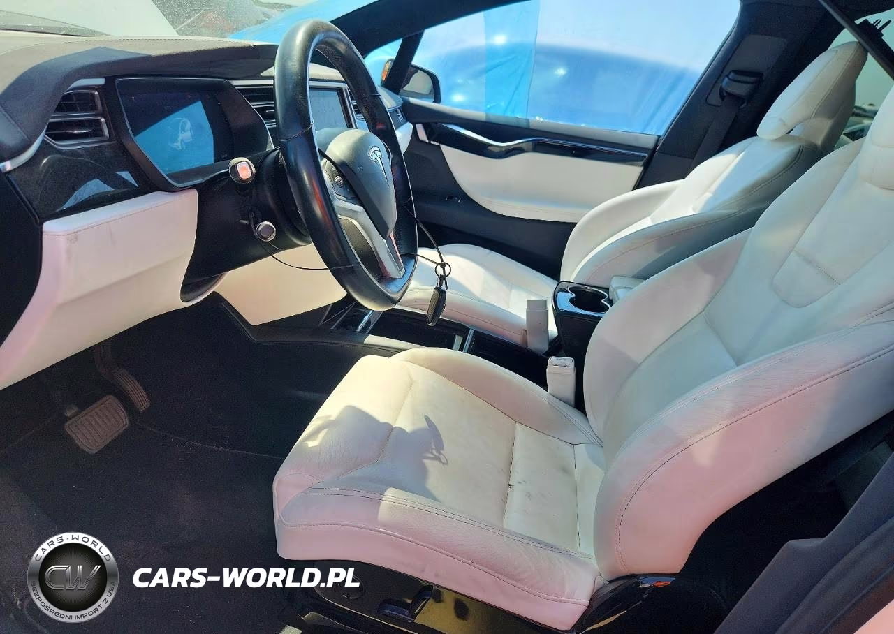 2017 Tesla Model X VIN:5YJXCDE25HF043981 - 7