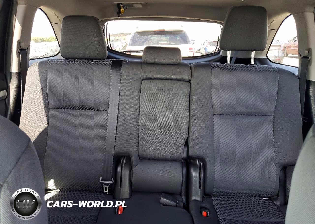 2019 Toyota Highlander Le VIN:5TDZARFH0KS048040 - 10