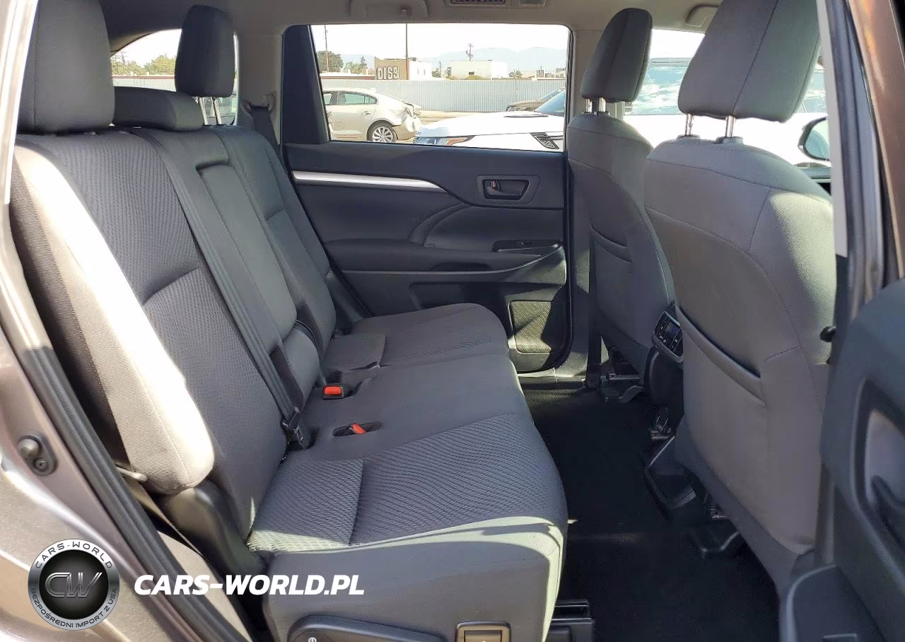 2019 Toyota Highlander Le VIN:5TDZARFH0KS048040 - 11