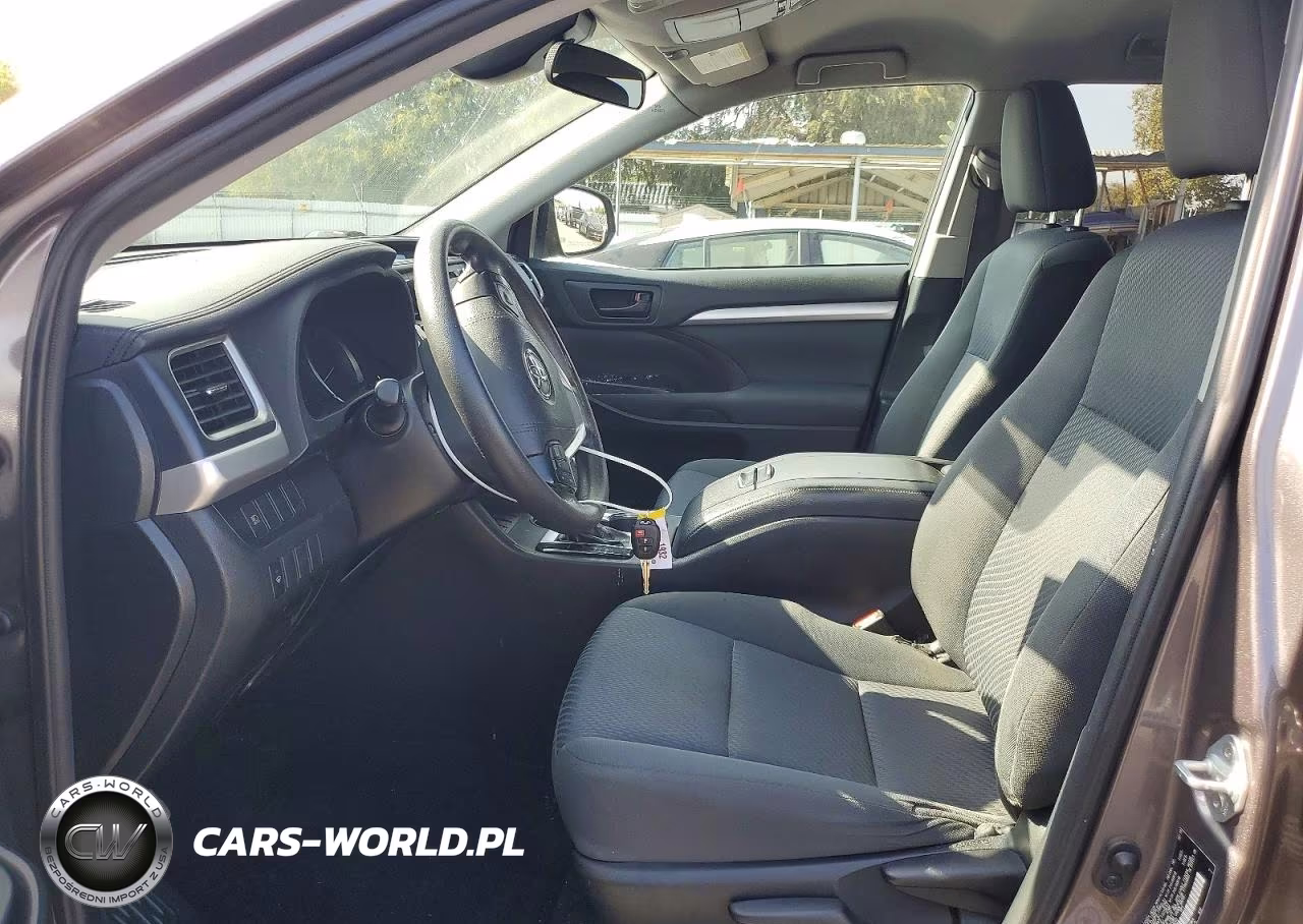 2019 Toyota Highlander Le VIN:5TDZARFH0KS048040 - 7