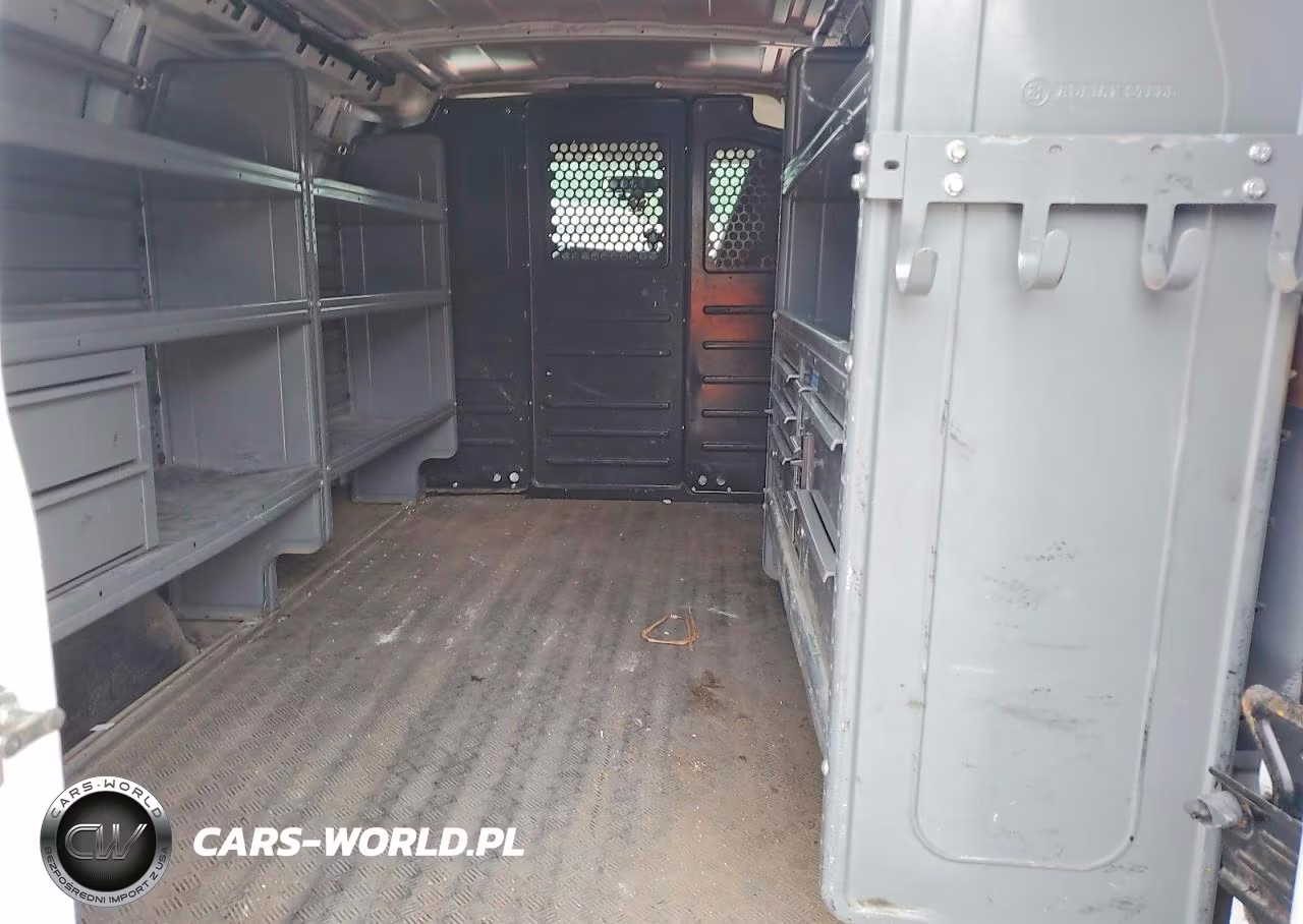 2020 Chevrolet Express VIN:1GCWGAFG4L1213449 - 10