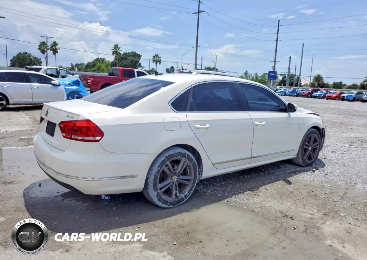 2015 Volkswagen Passat Sel VIN:1VWCV7A34FC029585 - 3
