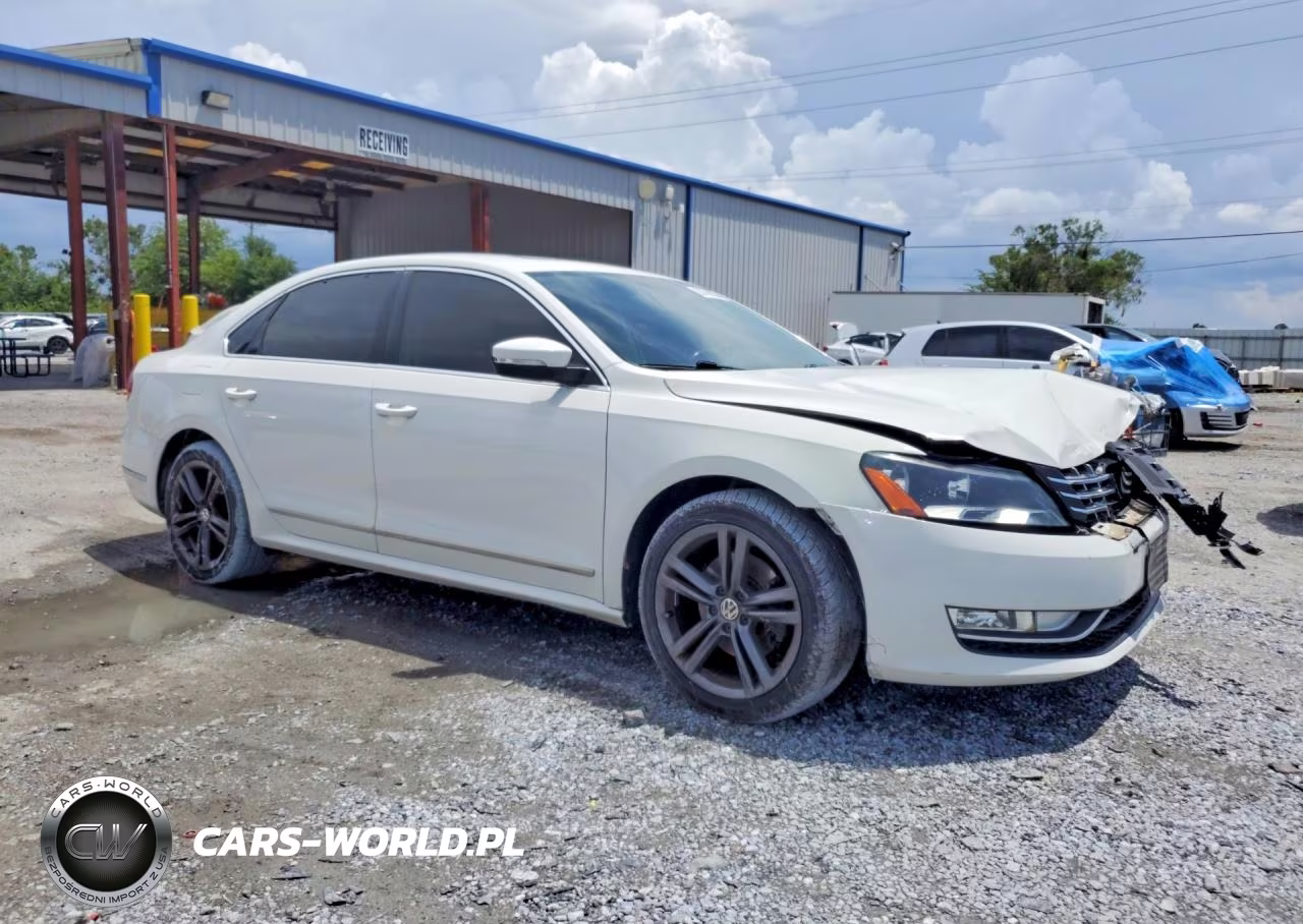 2015 Volkswagen Passat Sel VIN:1VWCV7A34FC029585 - 4