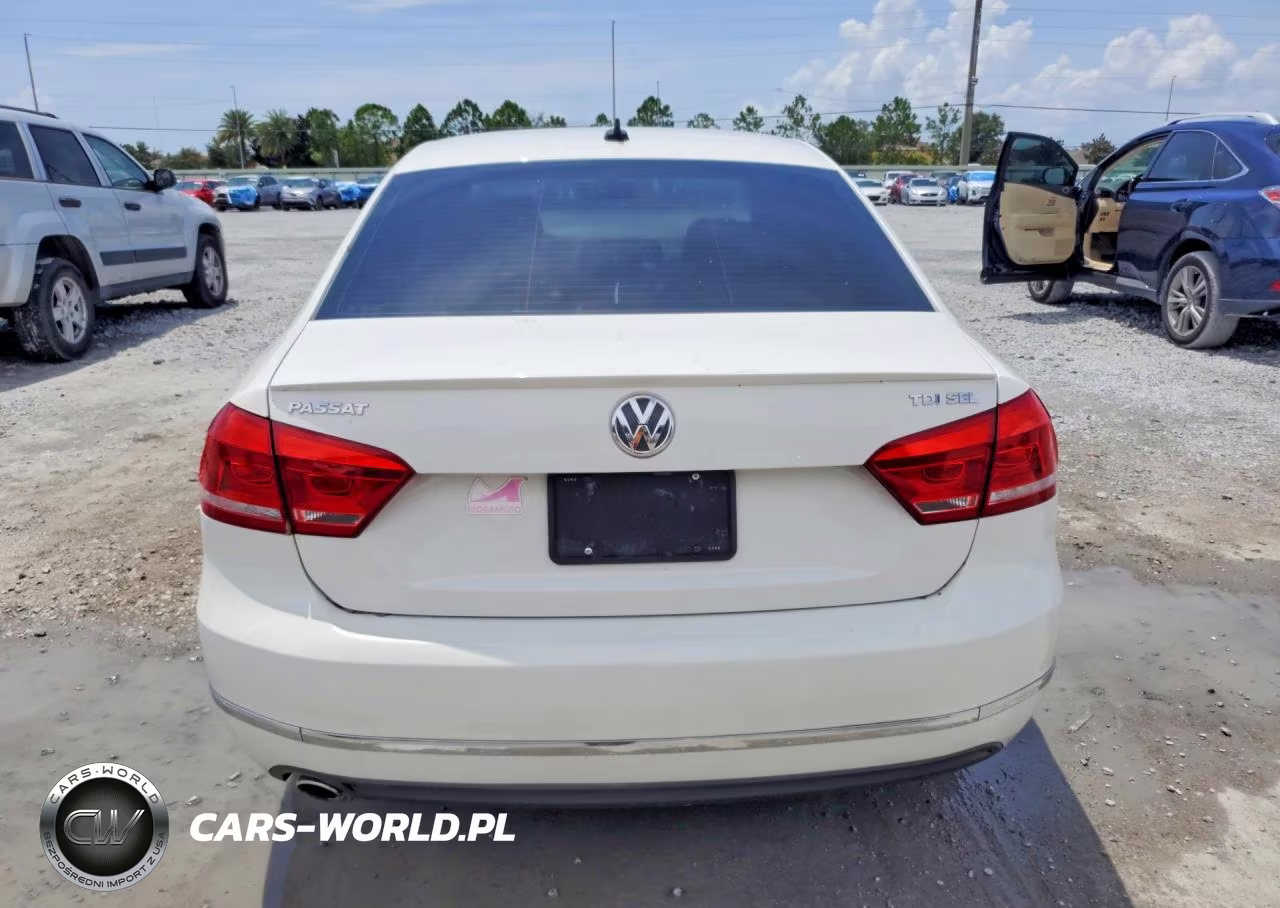 2015 Volkswagen Passat Sel VIN:1VWCV7A34FC029585 - 6