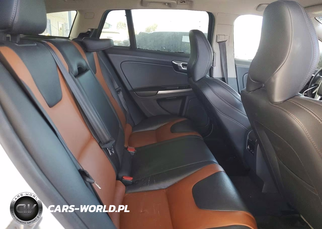 2016 Volvo V60 Cross Country Premier VIN:YV4612HK7G1008574 - 11