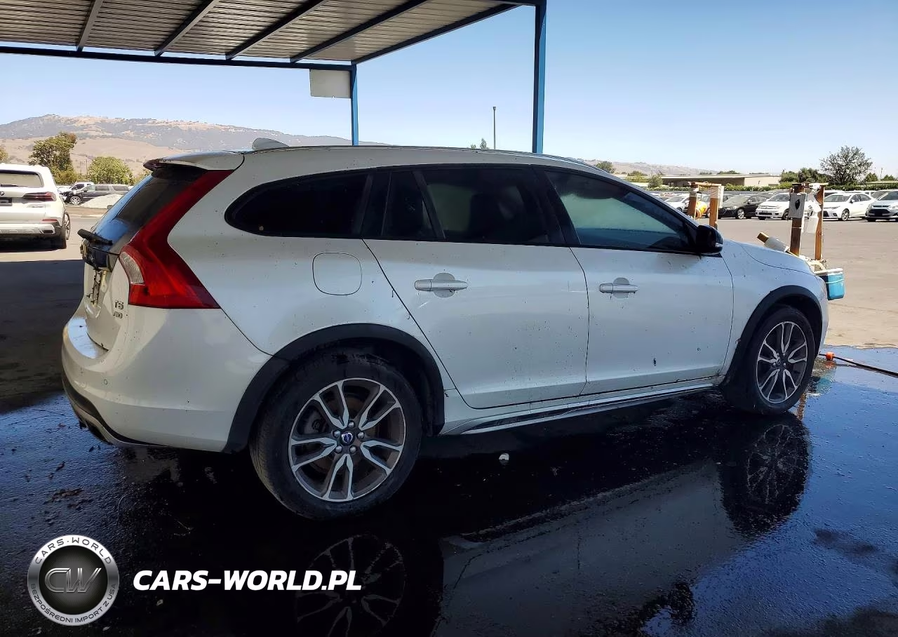 2016 Volvo V60 Cross Country Premier VIN:YV4612HK7G1008574 - 3
