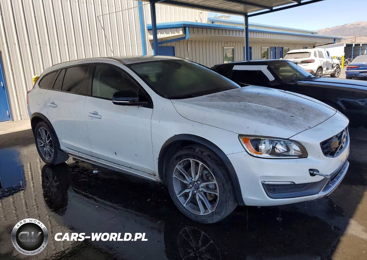 2016 Volvo V60 Cross Country Premier VIN:YV4612HK7G1008574 - 4