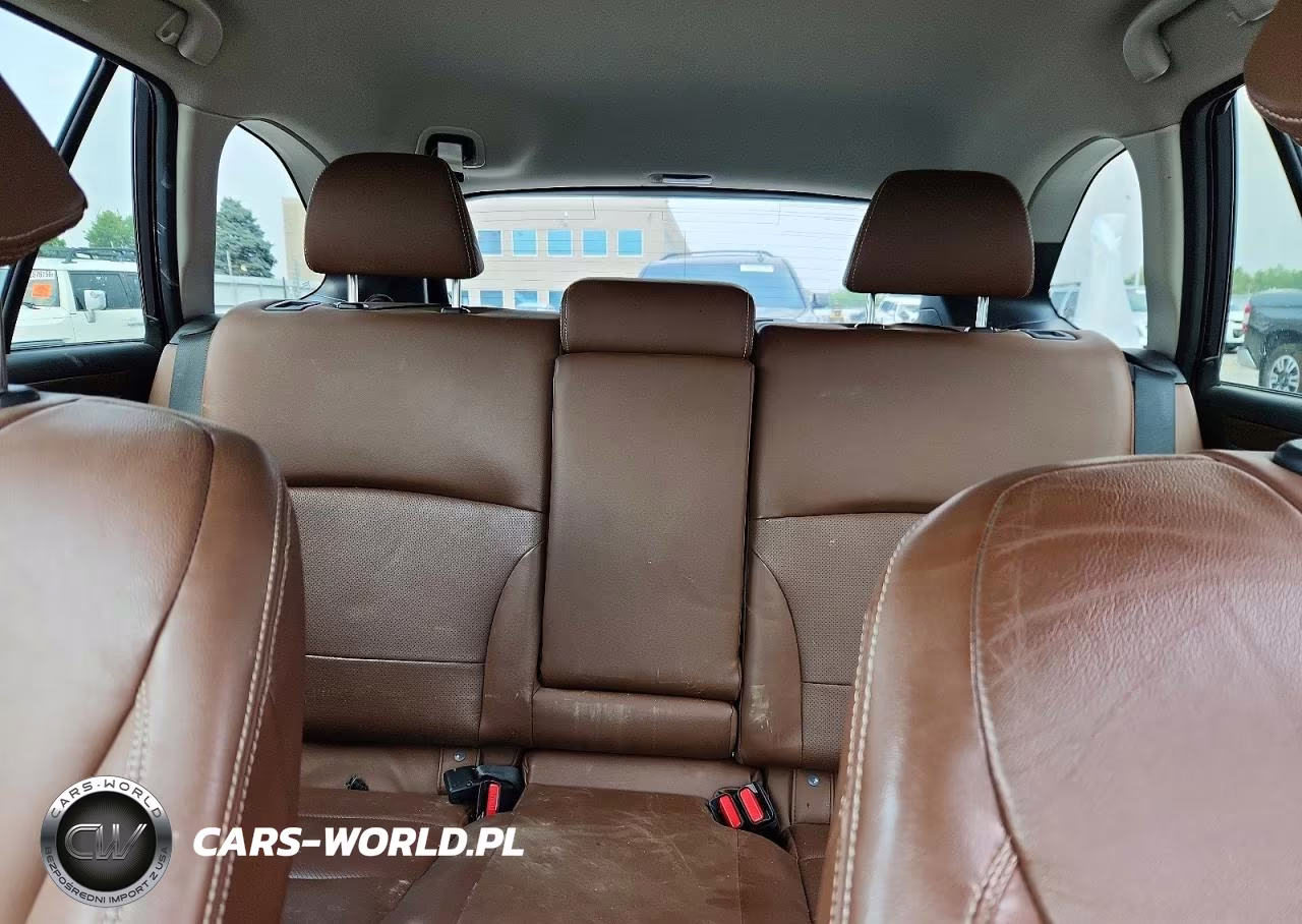 2018 Subaru Outback Touring VIN:4S4BSATC6J3310051 - 10