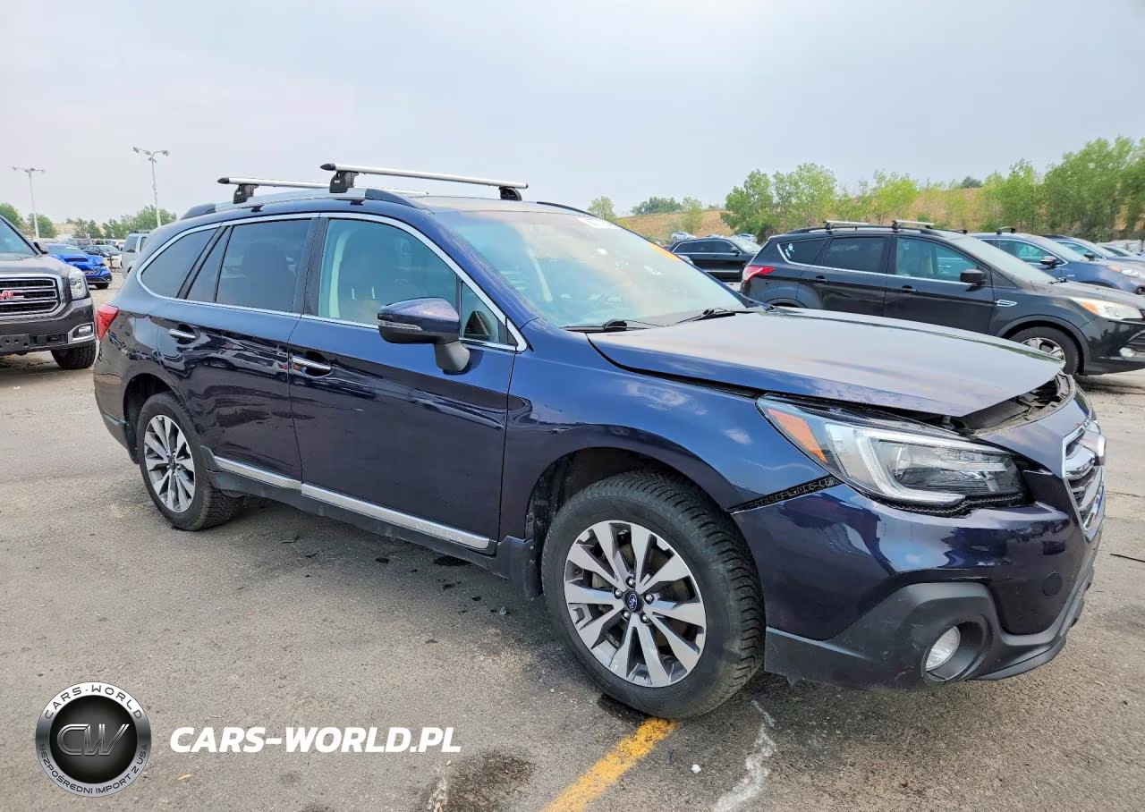 2018 Subaru Outback Touring VIN:4S4BSATC6J3310051 - 4