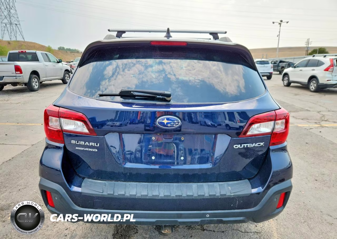 2018 Subaru Outback Touring VIN:4S4BSATC6J3310051 - 6