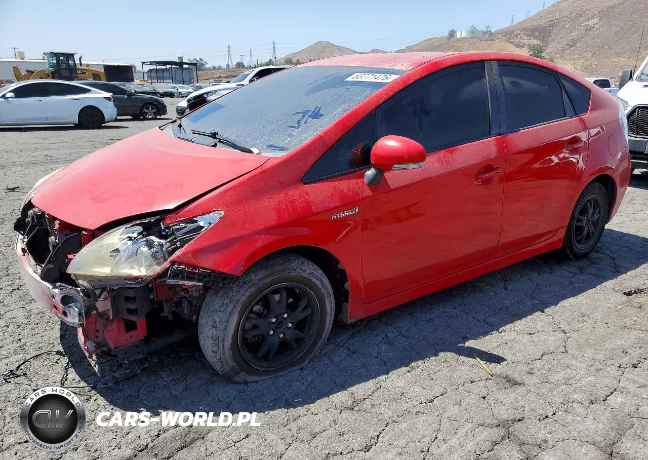 2015 TOYOTA PRIUS – zdjęcie 1 z 13