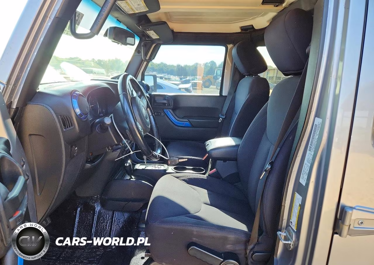 2013 Jeep Wrangler Unlimited Sport VIN:1C4BJWDG2DL625584 - 7