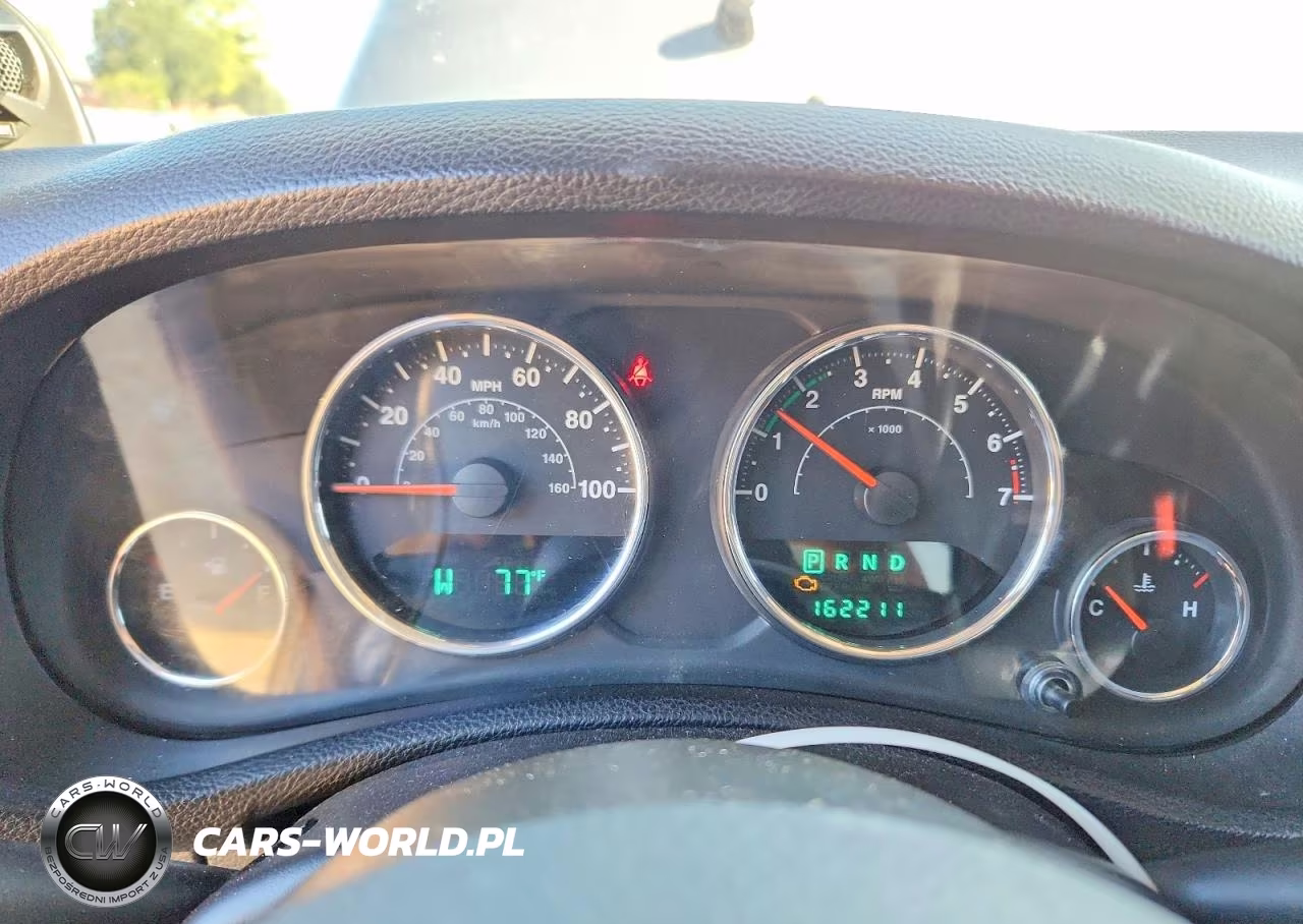 2013 Jeep Wrangler Unlimited Sport VIN:1C4BJWDG2DL625584 - 9