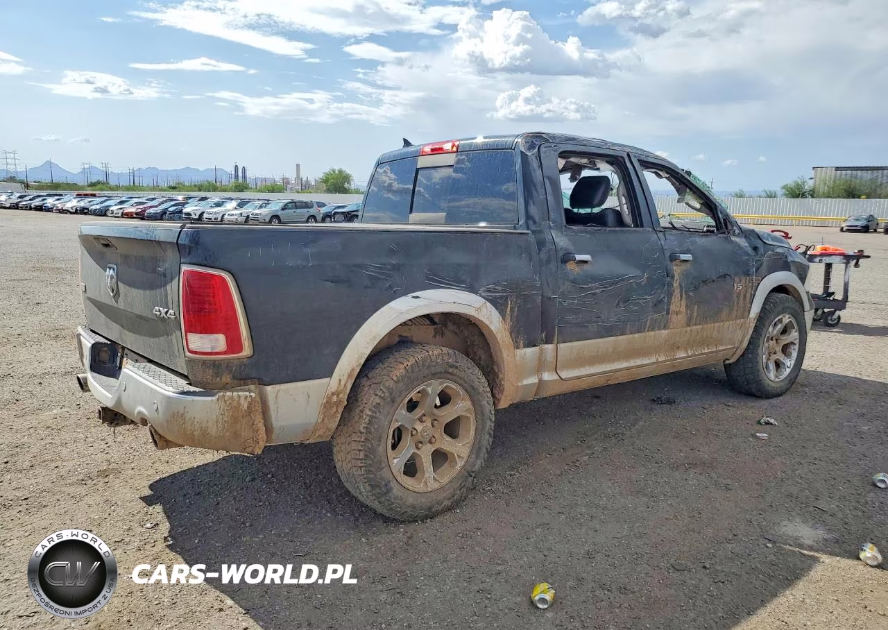 2017 Ram 1500 Laramie VIN:1C6RR7NM1HS876780 - 3