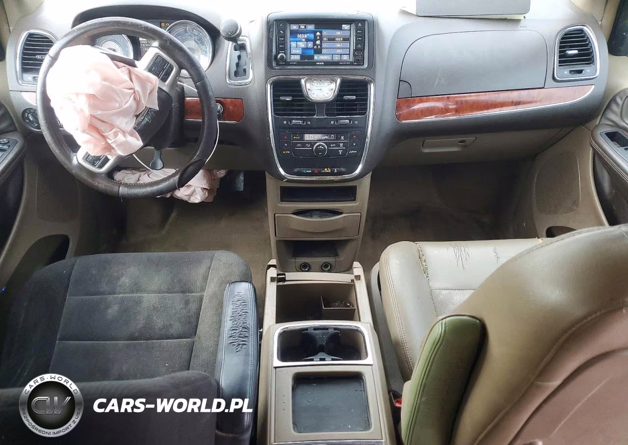 2015 Chrysler Town & Country Touring VIN:2C4RC1BG5FR637298 - 8