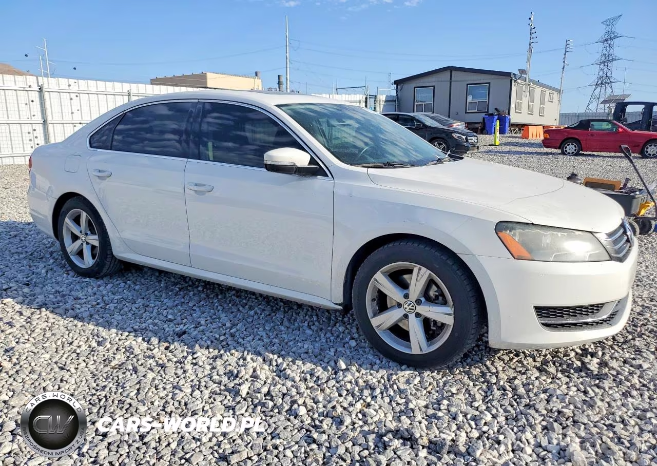 2013 Volkswagen Passat Se VIN:1VWBP7A33DC108720 - 4