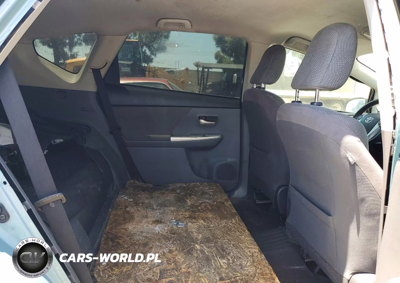 2013 Toyota Prius V Two VIN:JTDZN3EU7D3247686 - 10