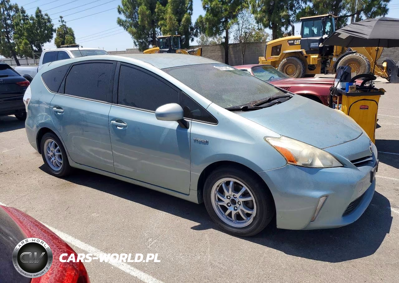 2013 Toyota Prius V Two VIN:JTDZN3EU7D3247686 - 4