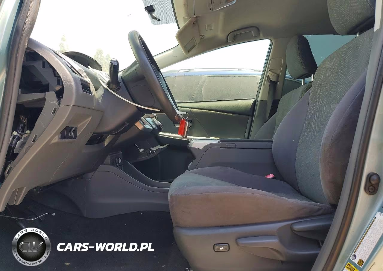 2013 Toyota Prius V Two VIN:JTDZN3EU7D3247686 - 7