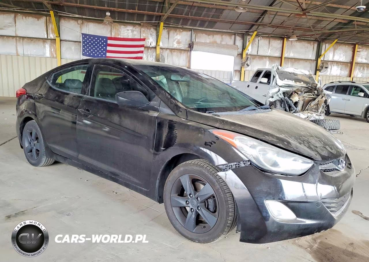 2013 Hyundai Elantra Gls VIN:KMHDH4AE0DU668063 - 4
